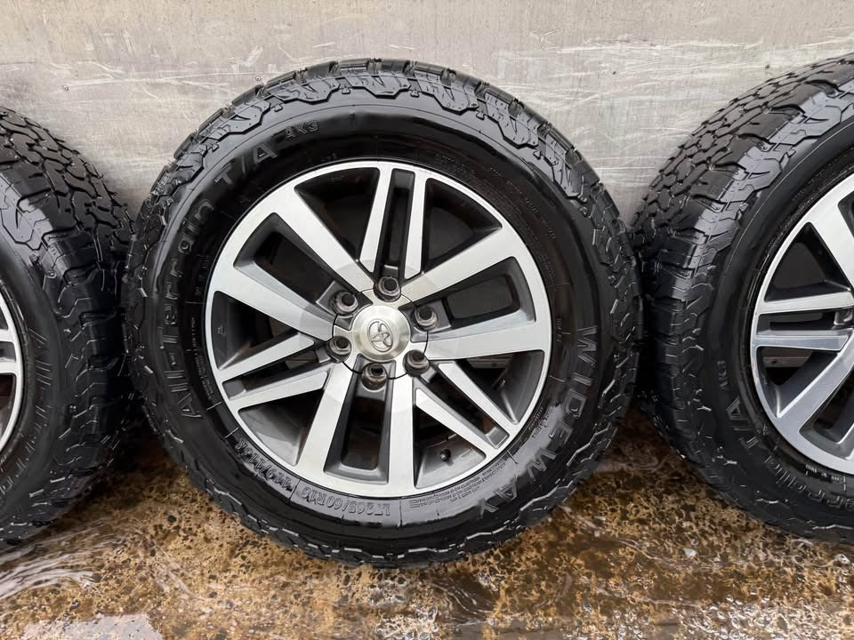 Toyota Hilux 18” Alloy Wheels with BF Goodrich Style A/T Tyres