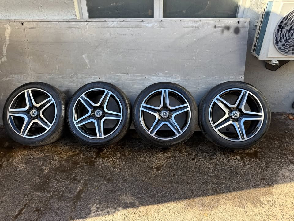 Mercedes Benz AMG GLA 19” Alloy Wheels with New Tyres