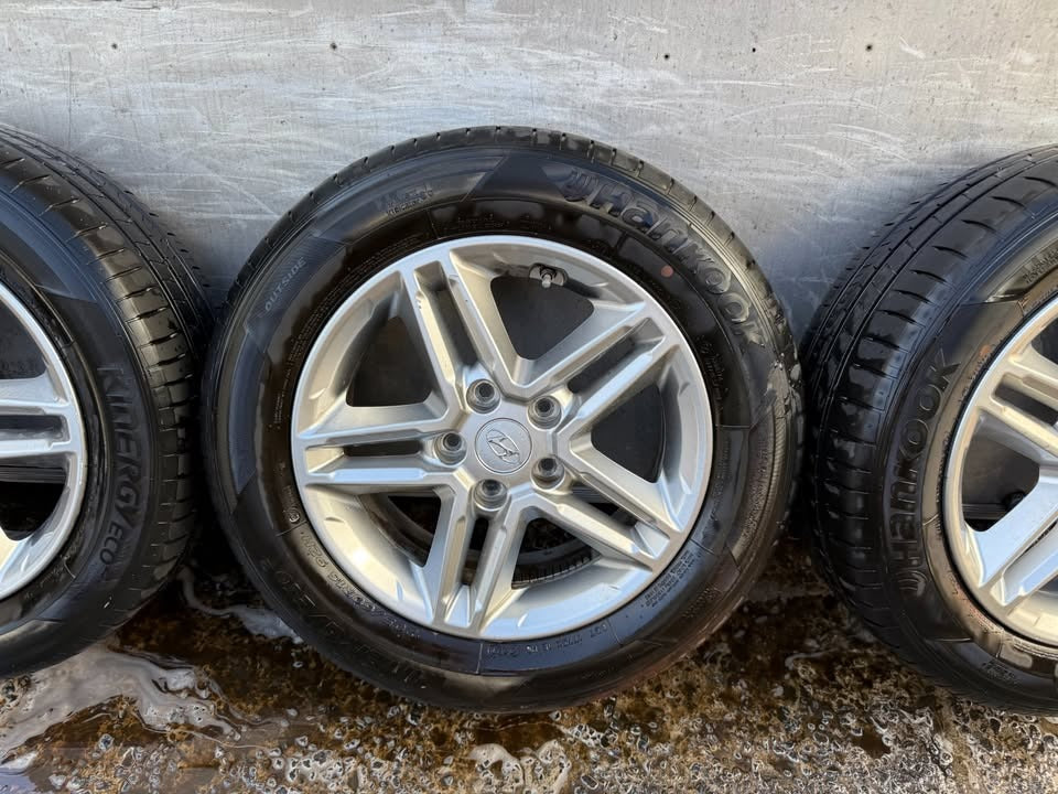 Hyundai Kona 16” Alloy Wheels with Excellent Tyres