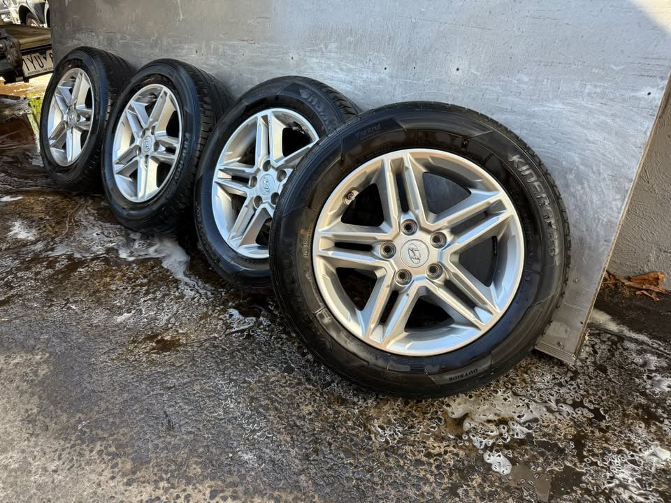 Hyundai Kona 16” Alloy Wheels with Excellent Tyres