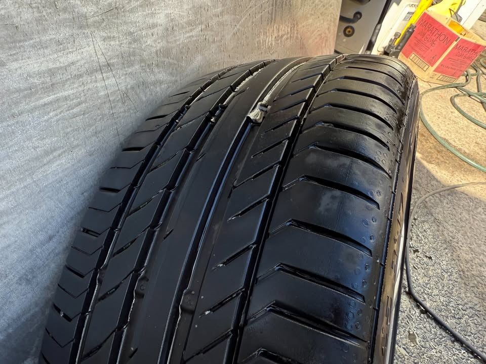 Mercedes 17” Alloy Wheels with Excellent Tyres