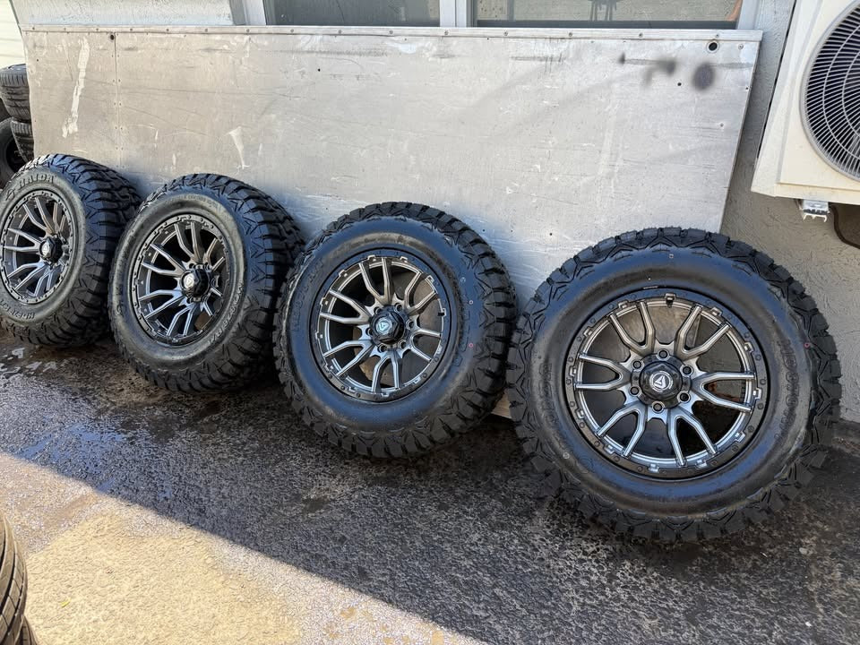 Grudge Off-Road 6 Stud Alloy Wheels with R/T Tyres