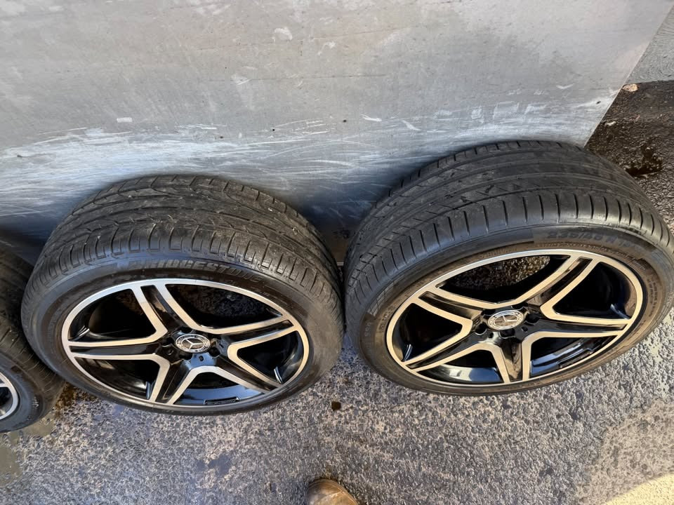 Mercedes Benz AMG GLA 19” Alloy Wheels with New Tyres