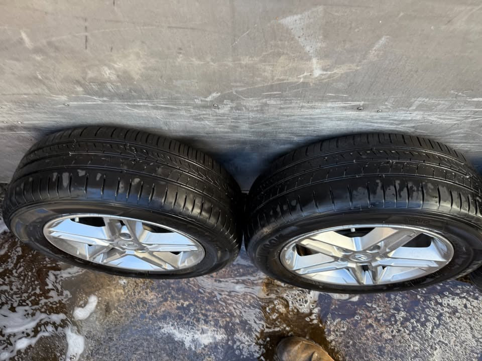 Hyundai Kona 16” Alloy Wheels with Excellent Tyres