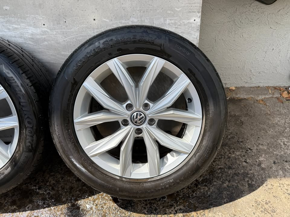 Volkswagen Tiguan 18” Alloy Wheels with Good Tyres