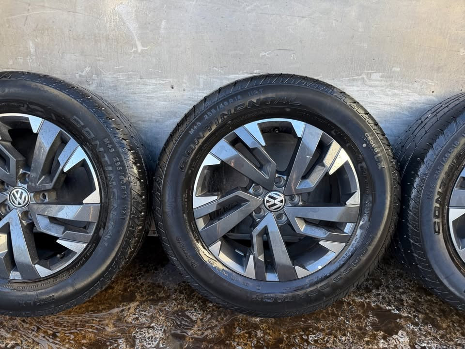 Volkswagen Amarok 18” Alloy Wheels with Continental Tyres