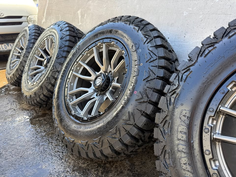 Grudge Off-Road 6 Stud Alloy Wheels with R/T Tyres