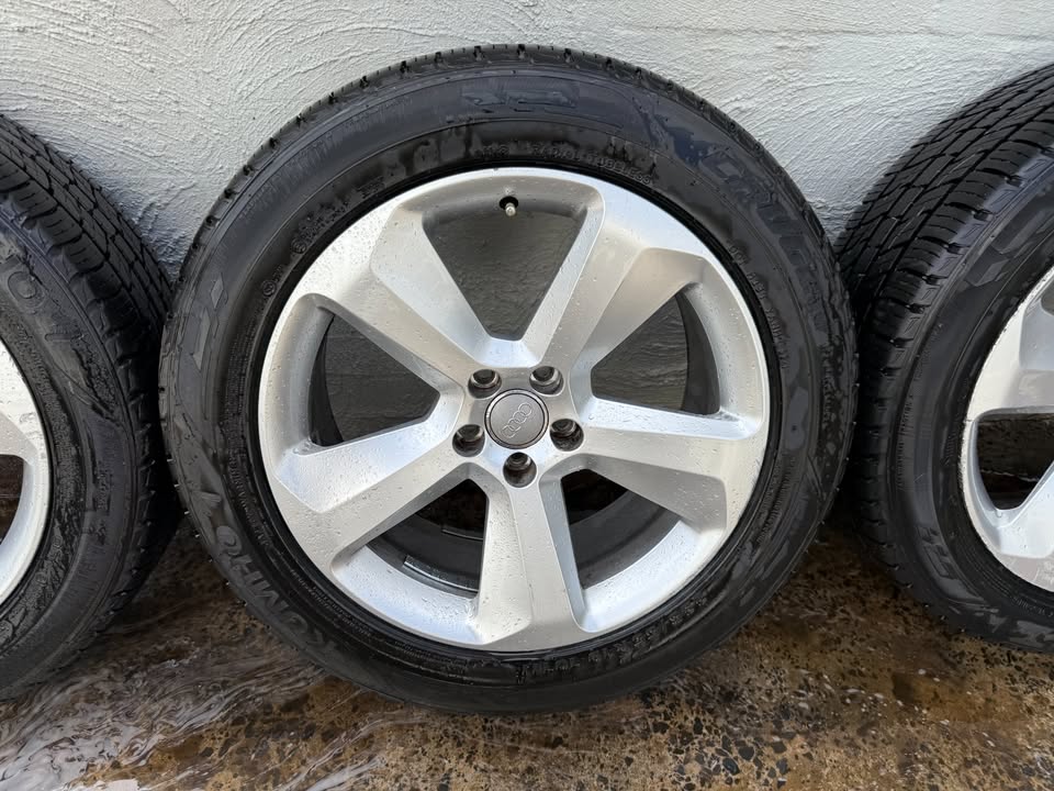 Audi Q5 19" Alloy Wheels with Like New Tyres