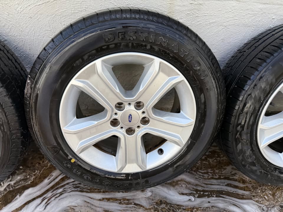 Ford Territory 17" Alloy Wheels with Excellent Tyres