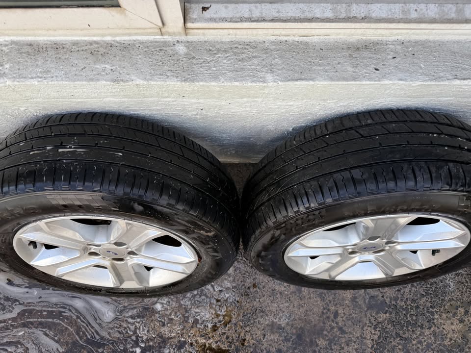 Ford Territory 17" Alloy Wheels with Excellent Tyres