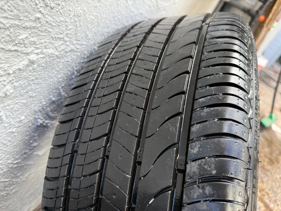 Mercedes Benz Staggered 17” Alloy Wheels with Excellent Tyres