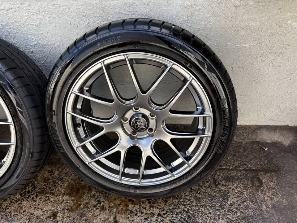 Hussla 18 Inch Alloy Wheels with Like New Tyres *Delivery*