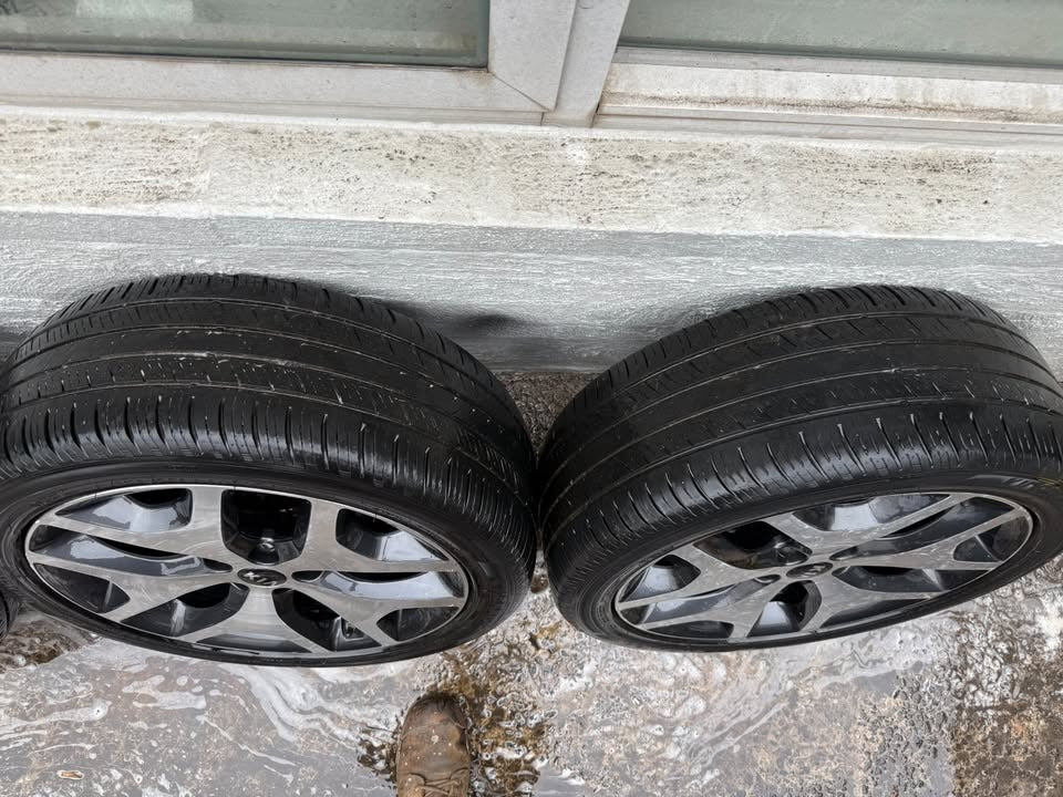 Kia Sportage 19" Alloy Wheels with Good Tyres
