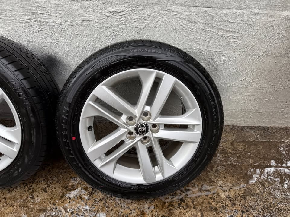 Toyota Corolla 16" Alloy Wheels with Excellent Tyres