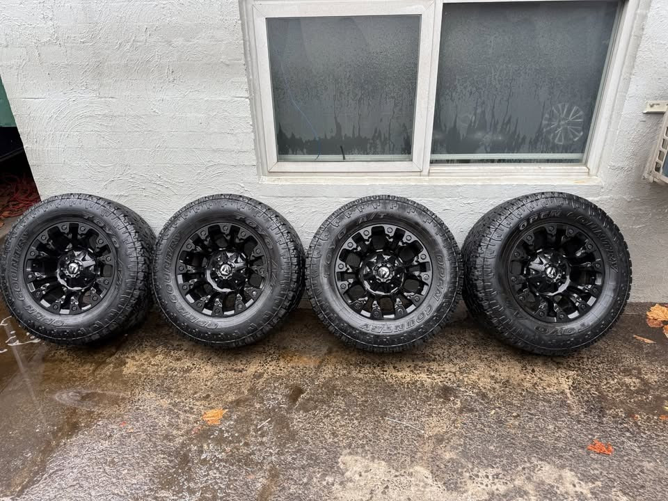 Fuel 17" Alloy Wheels with Open Country Tyres