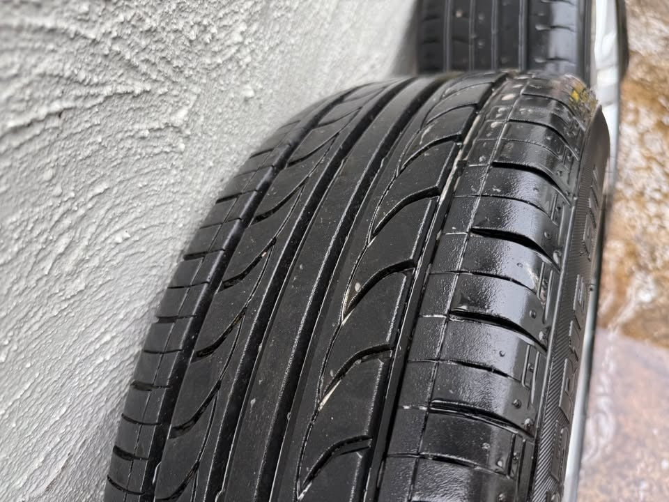 Toyota Corolla 16" Alloy Wheels with Excellent Tyres