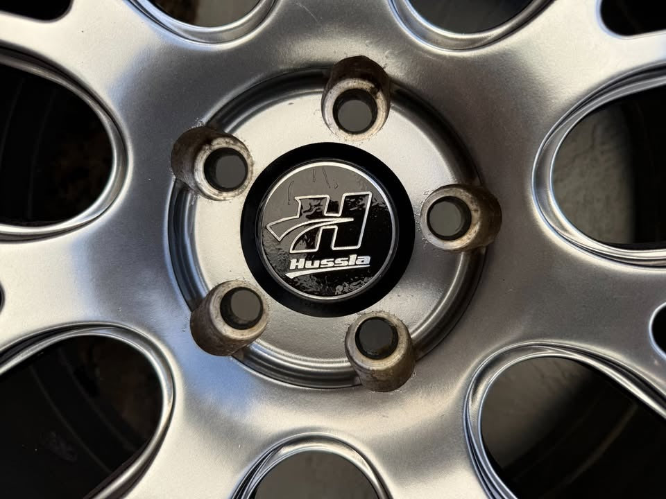 Hussla 18 Inch Alloy Wheels with Like New Tyres *Delivery*