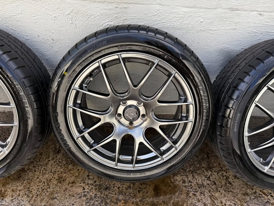 Hussla 18 Inch Alloy Wheels with Like New Tyres *Delivery*