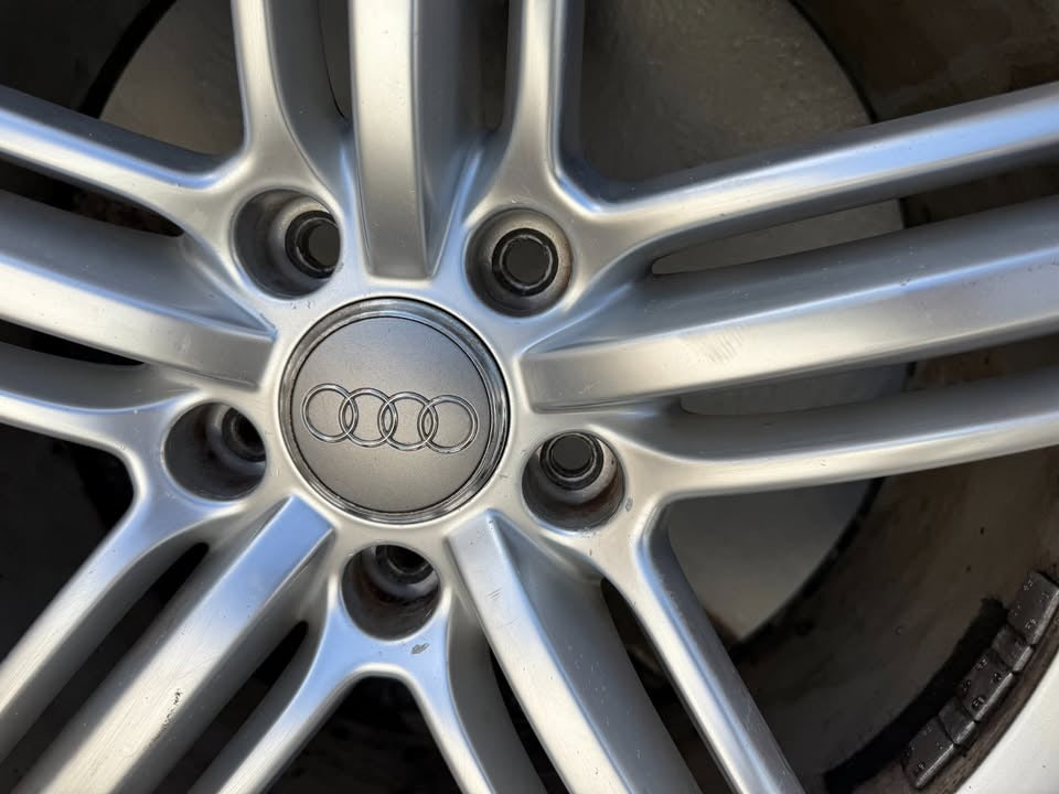 Audi Q7 21" Alloy Wheels with Good Tyres