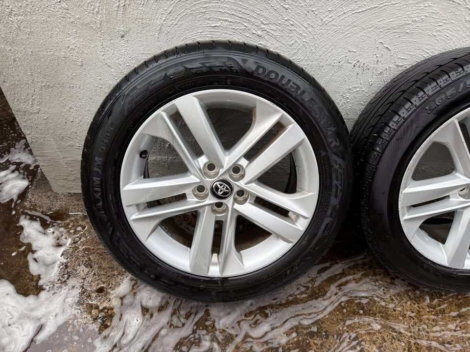 Toyota Corolla 16" Alloy Wheels with Excellent Tyres