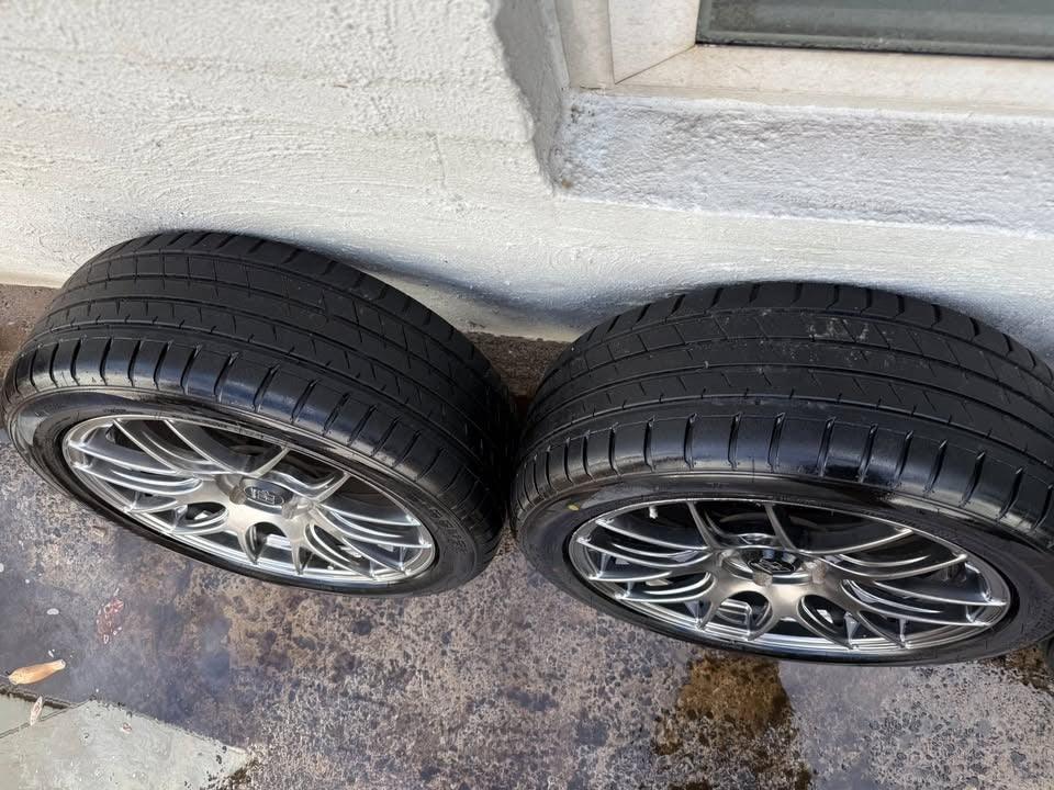 Hussla 18 Inch Alloy Wheels with Like New Tyres *Delivery*