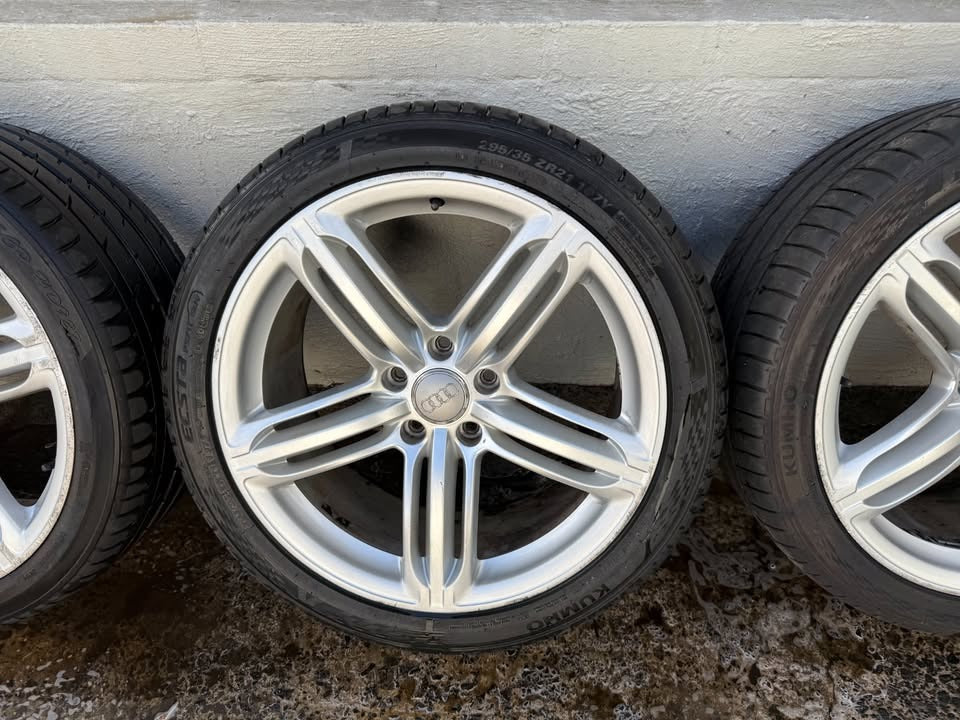 Audi Q7 21" Alloy Wheels with Good Tyres