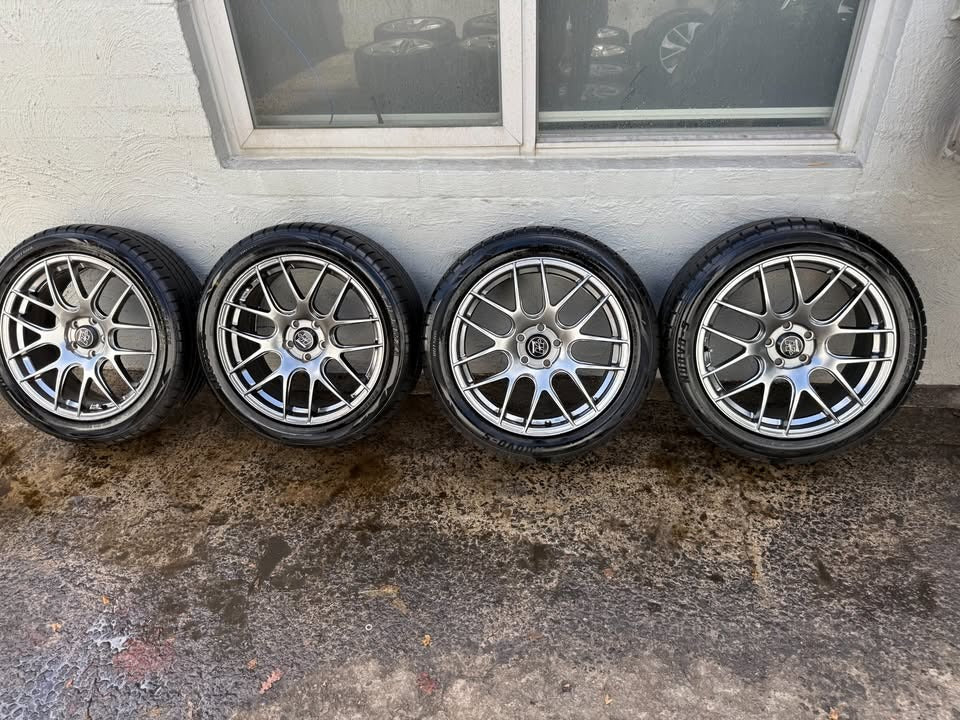 Hussla 18 Inch Alloy Wheels with Like New Tyres *Delivery*