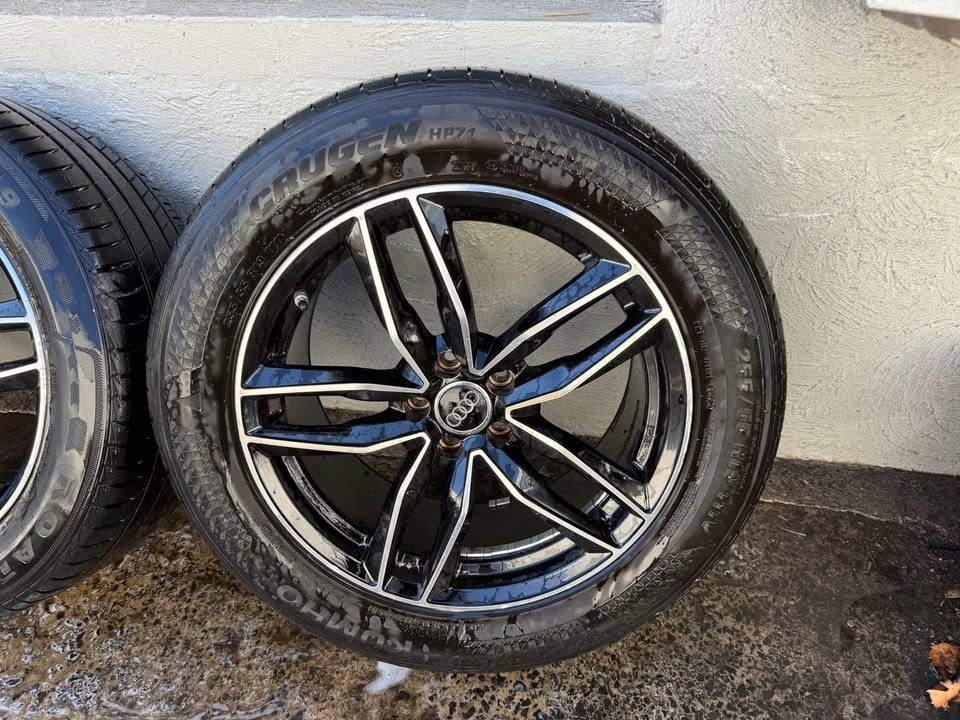 Audi Q3/Q5 19" Alloy Wheels with Excellent Tyres