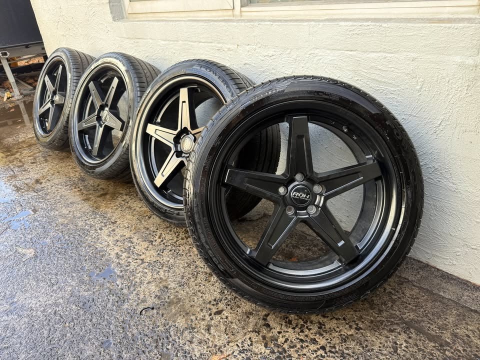 ROH Flow Forged Black 18” Alloy Wheels with Pirelli Tyres *Delivery*