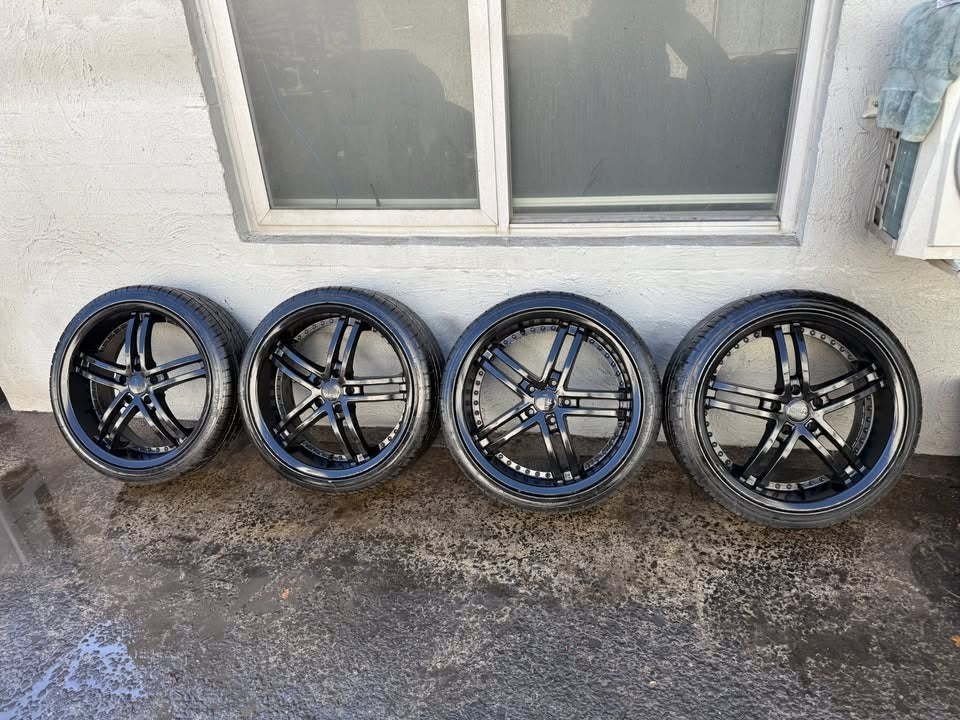 Versus 20" Alloy Wheels with Excellent Tyres