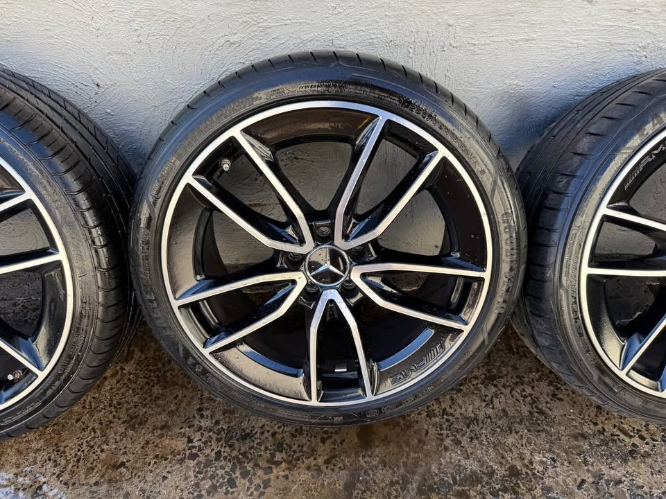 Mercedes Benz 19" Staggered Alloy Wheels with Excellent Tyres