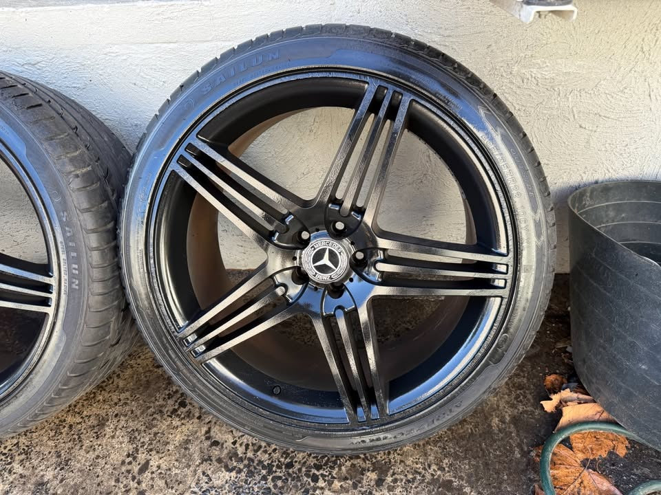 Mercedes Benz 22" ML Black Alloy Wheels with Excellent Tyres