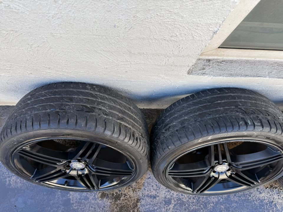 Mercedes Benz 22" ML Black Alloy Wheels with Excellent Tyres