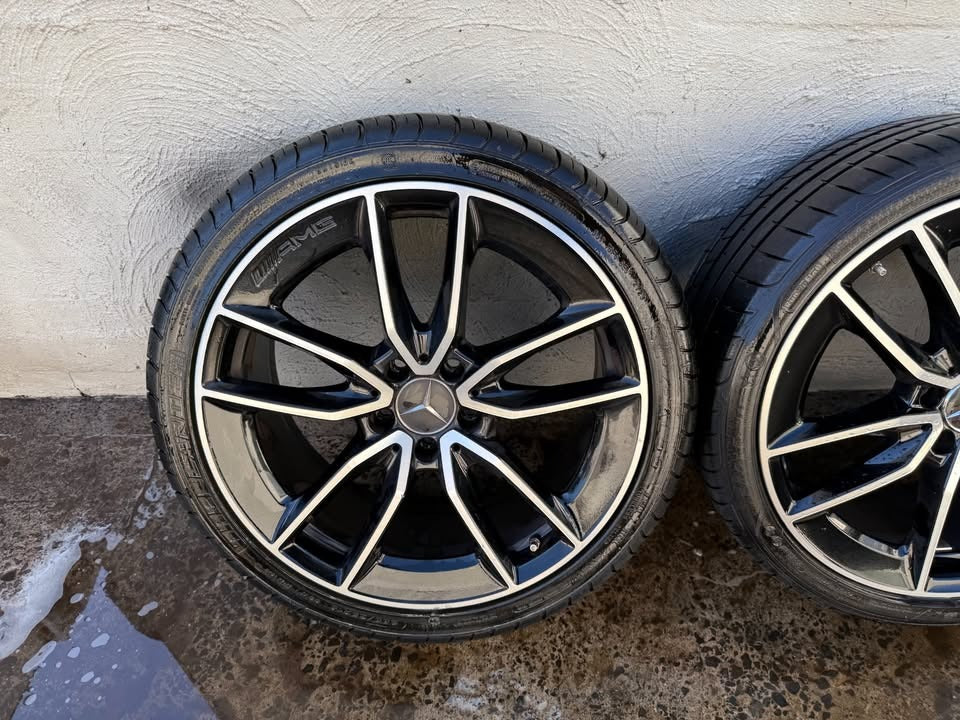 Mercedes Benz 19" Staggered Alloy Wheels with Excellent Tyres
