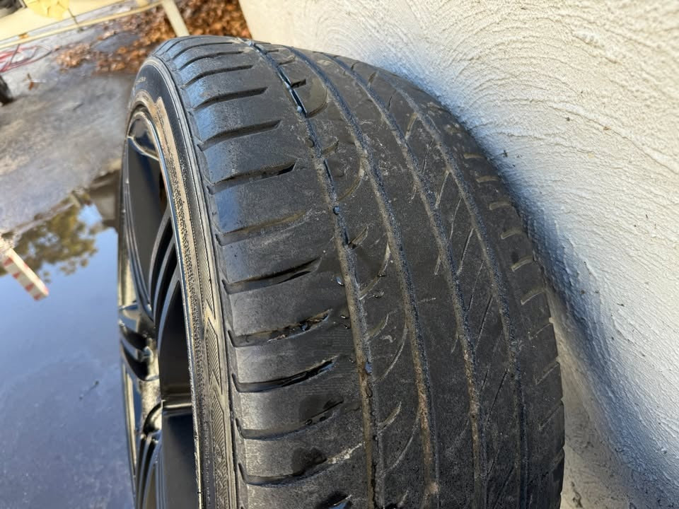 Mercedes Benz 22" ML Black Alloy Wheels with Excellent Tyres