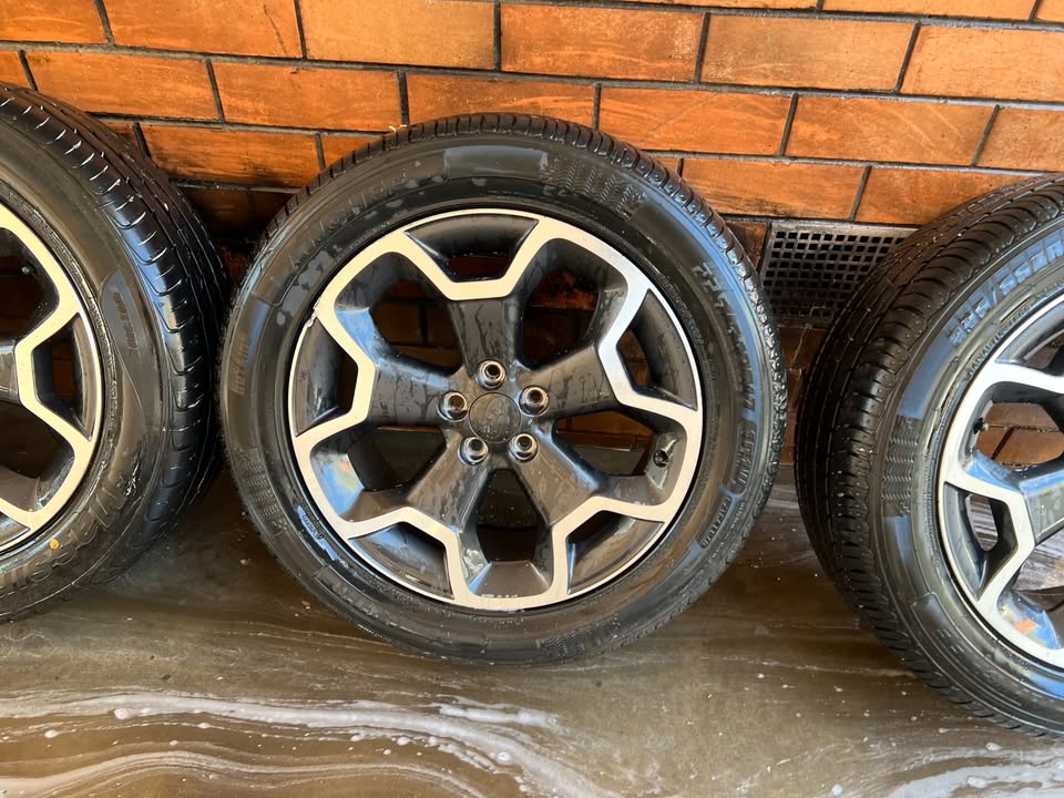 Subaru XV 17" Alloy Wheels with Excellent Tyres