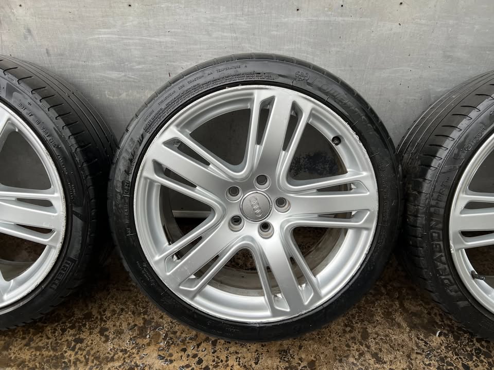 Audi A3/S3 18" Alloy Wheels with Tyres