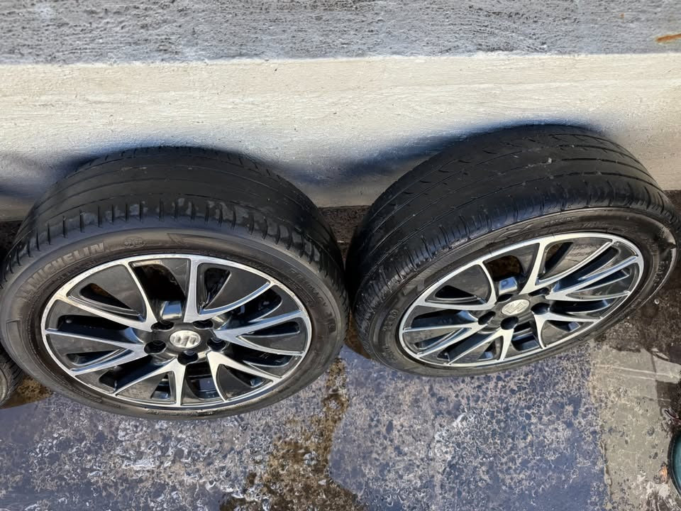 Suzuki S Cross 17" Alloy Wheels with Tyres