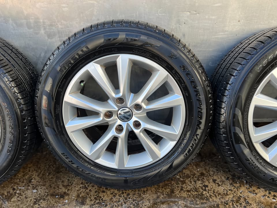 Volkswagen Amarok 18" Alloy Wheels with Pirelli Tyres