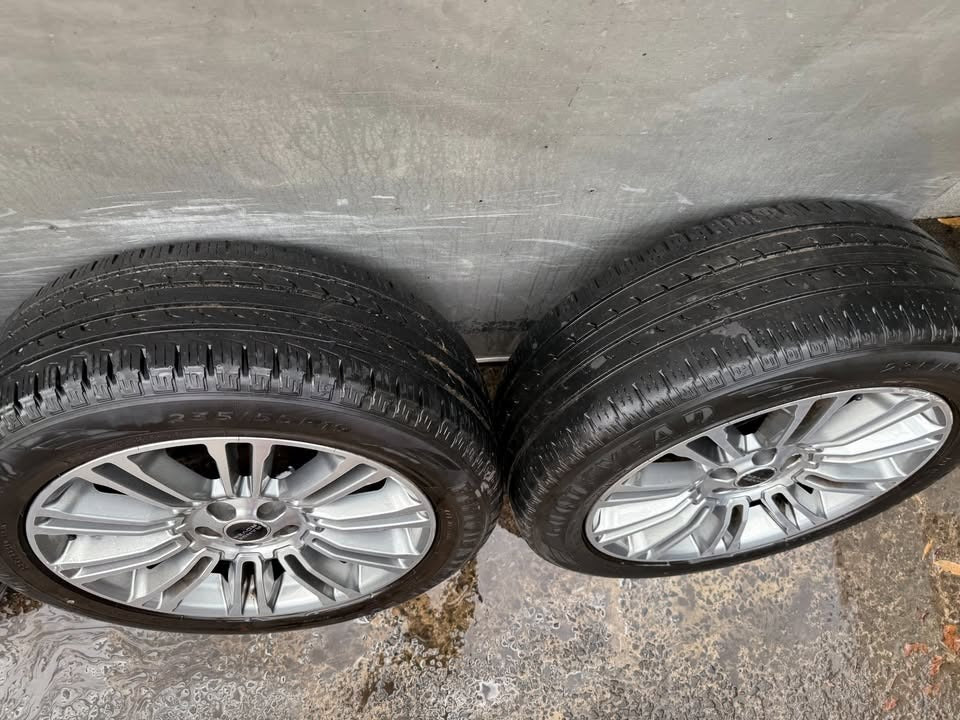 Range Rover Evoque 19" Alloy Wheels with Good Tyres