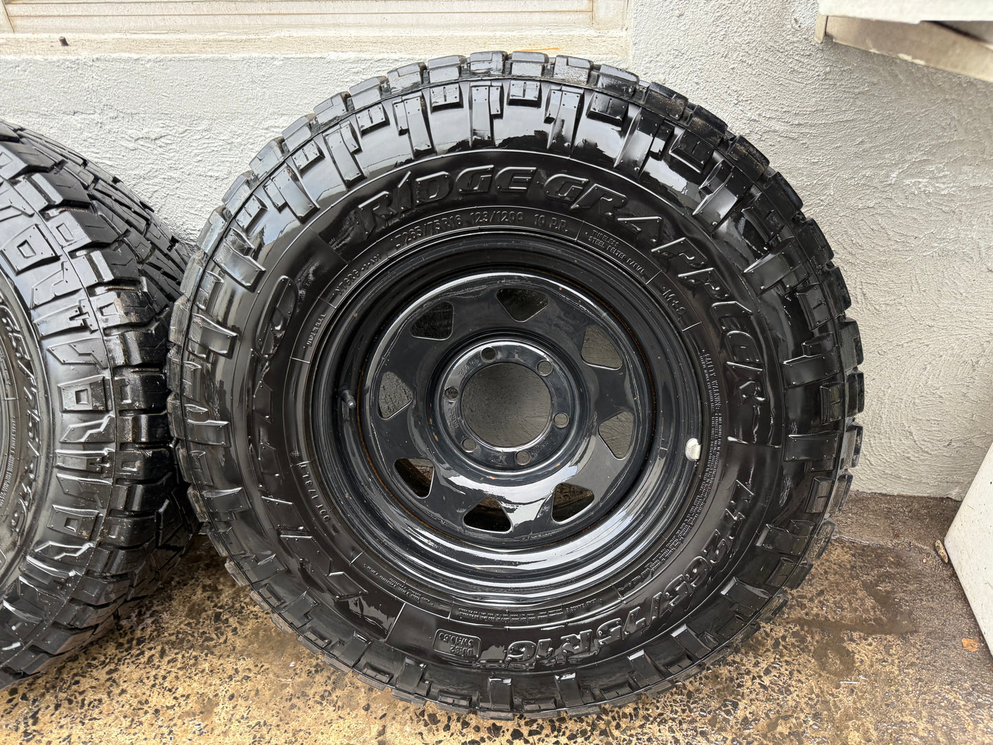 Nitto Ridge Grappler 32" A/T Tyres on 6 Stud Steel Rims
