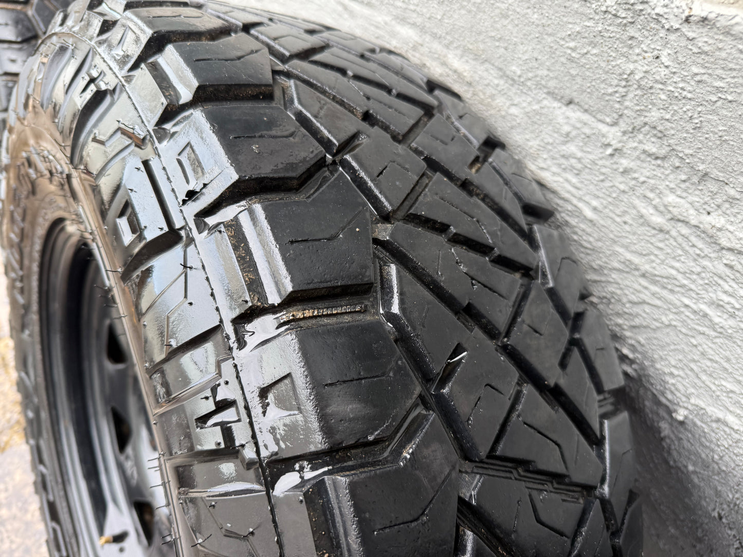 Nitto Ridge Grappler 32" A/T Tyres on 6 Stud Steel Rims