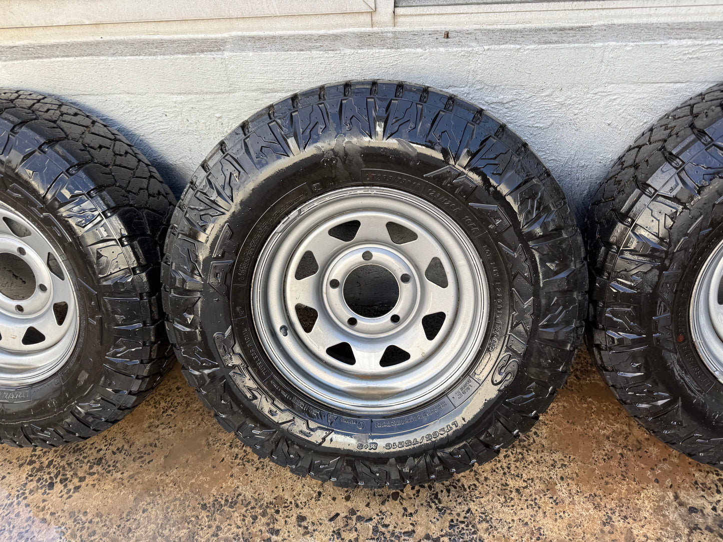Maxxis Razr 32” A/T Tyres on 5 Stud Steel Rims