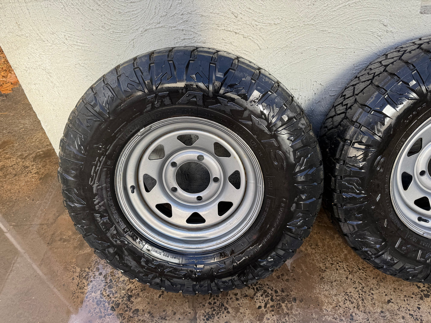 Maxxis Razr 32” A/T Tyres on 5 Stud Steel Rims