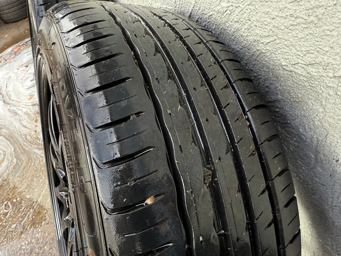 SSW Multi-Fit Black 17” Alloy Wheels with Excellent Tyres