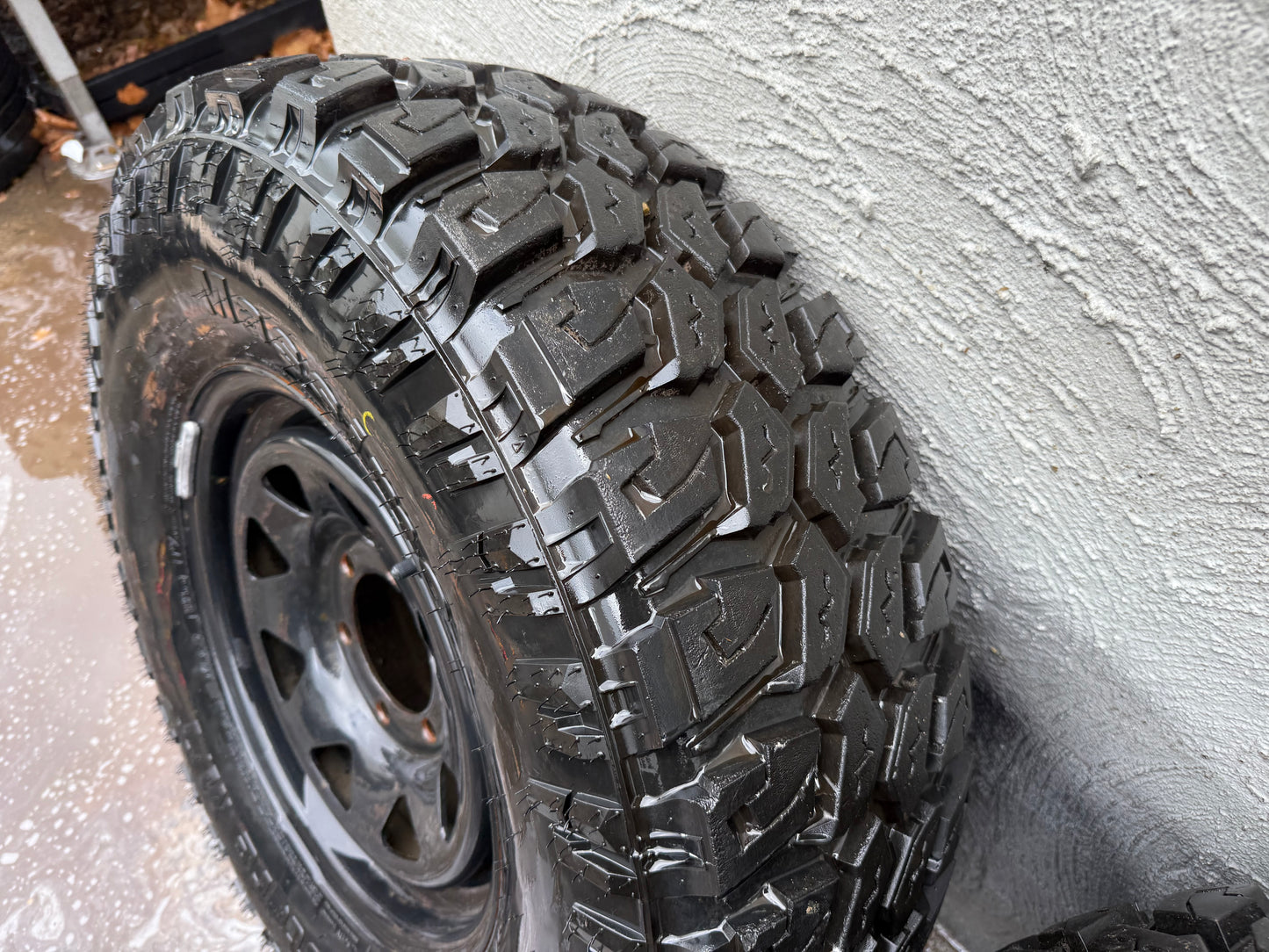 32” Mud Tyres on 6 Stud Steel Rims