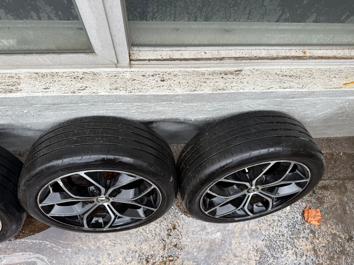Renault SM3 18” Alloy Wheels with Good Tyres