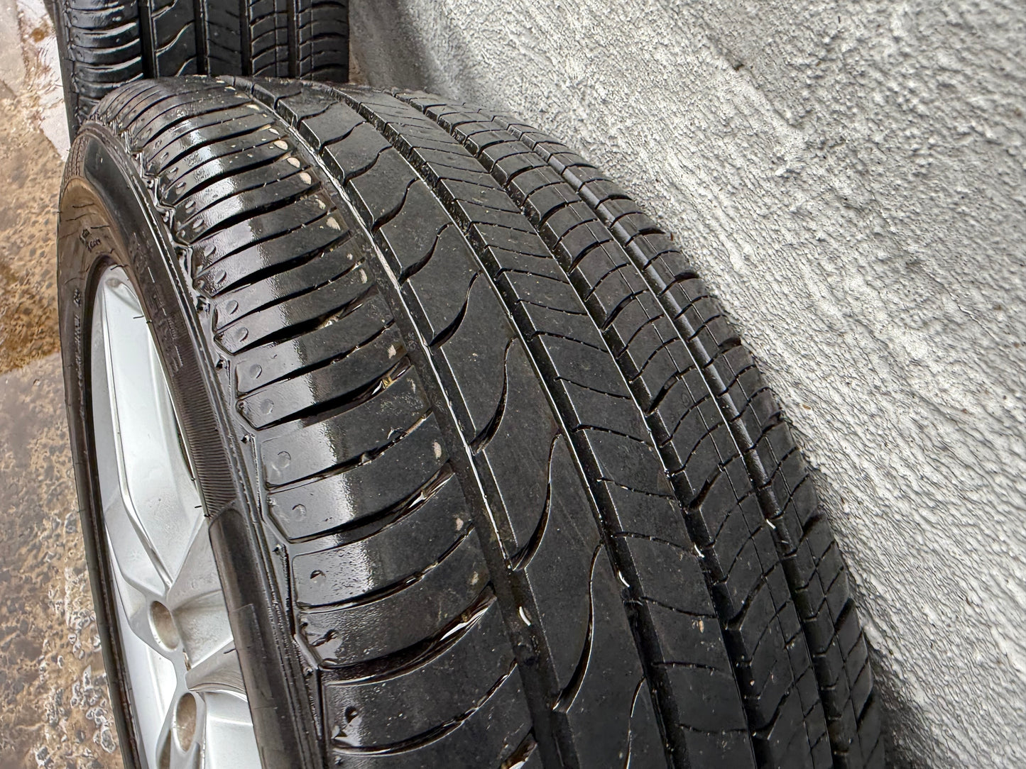 Audi Q3 18” Alloy Wheels with Excellent Tyres
