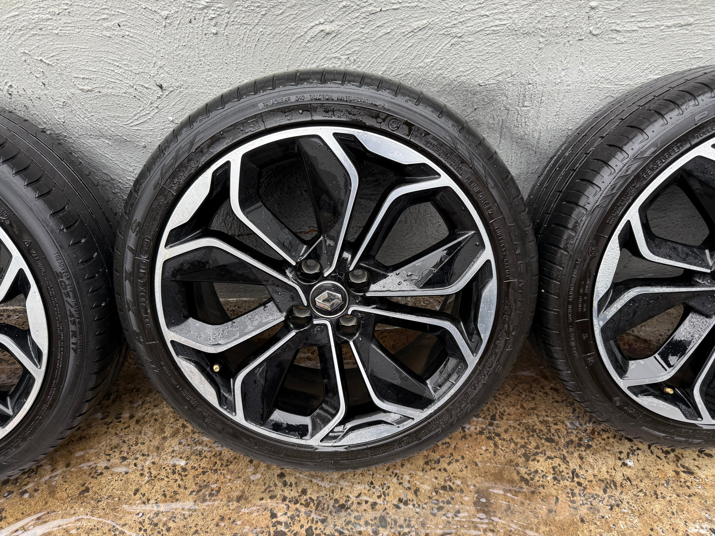 Renault Clio 4 Stud 17” Alloy Wheels with Good Tyres
