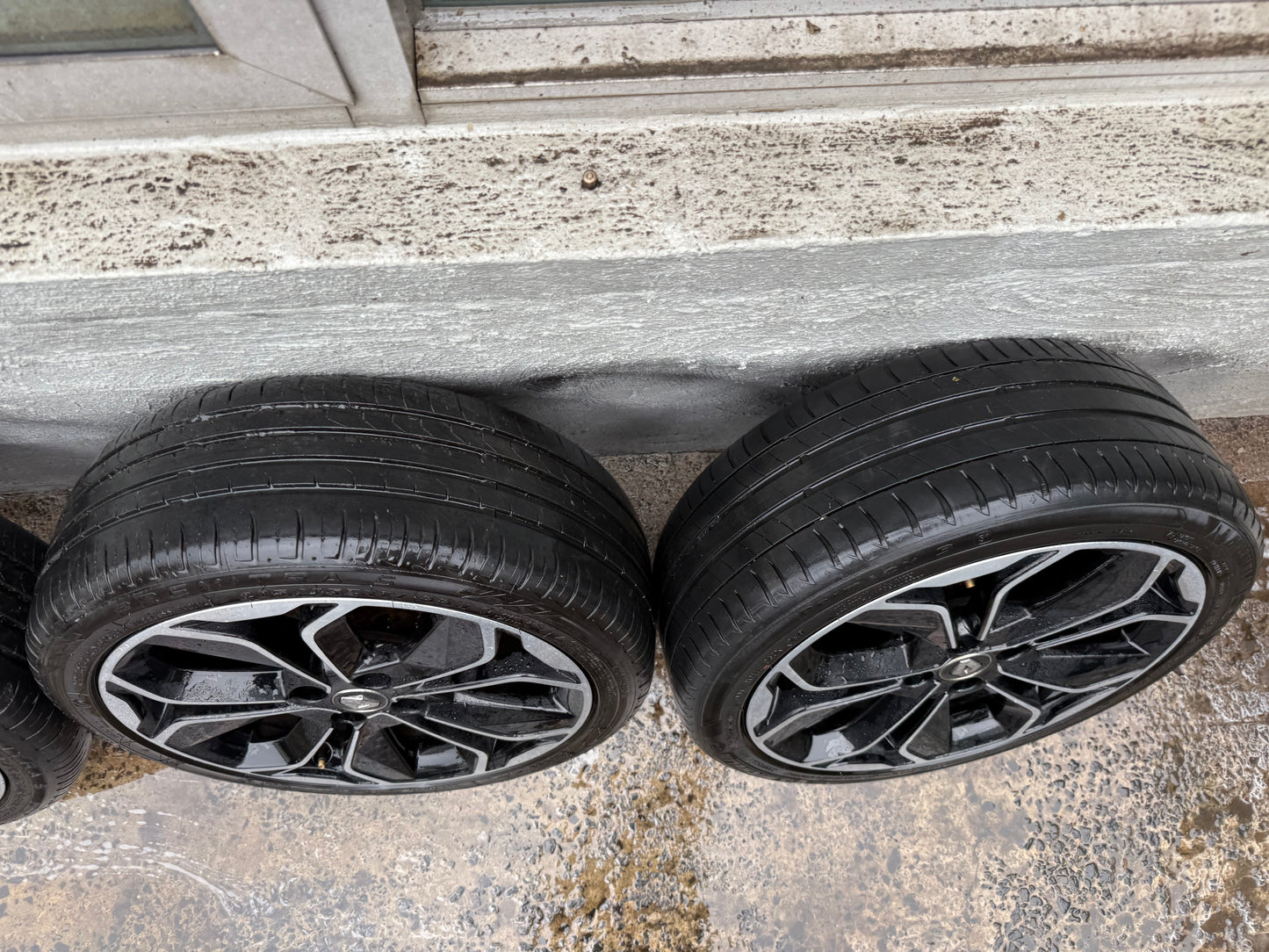 Renault Clio 4 Stud 17” Alloy Wheels with Good Tyres